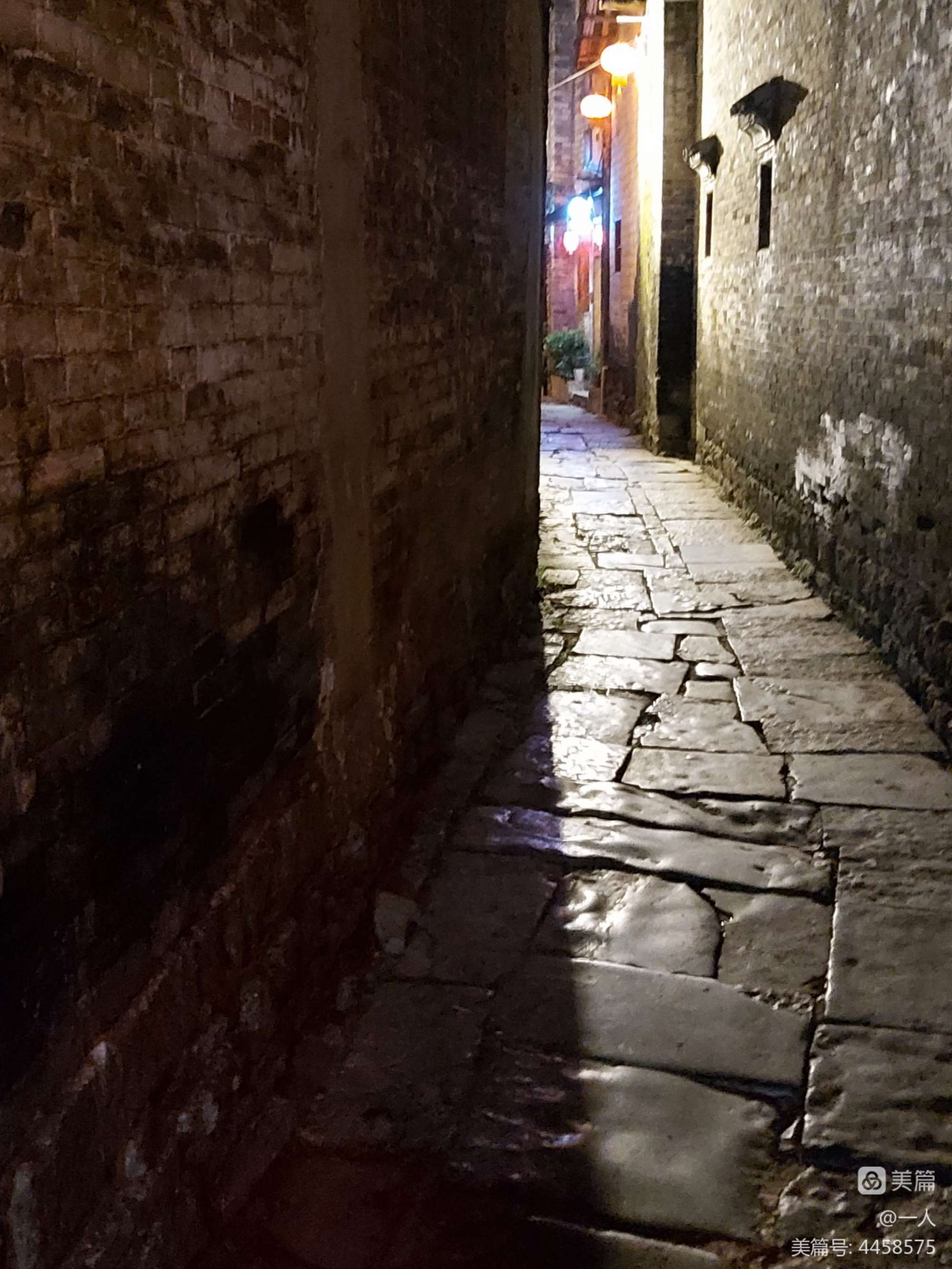 在路窄的地方怎么开车_窄小的路_什么地方的路最窄