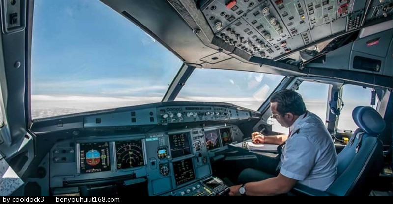 逼真飞行，驾驶航空器的模拟驾驶游戏