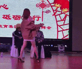 美女邪恶gif动态图_搞笑gif美女邪恶动态_邪恶动态美女动漫a图