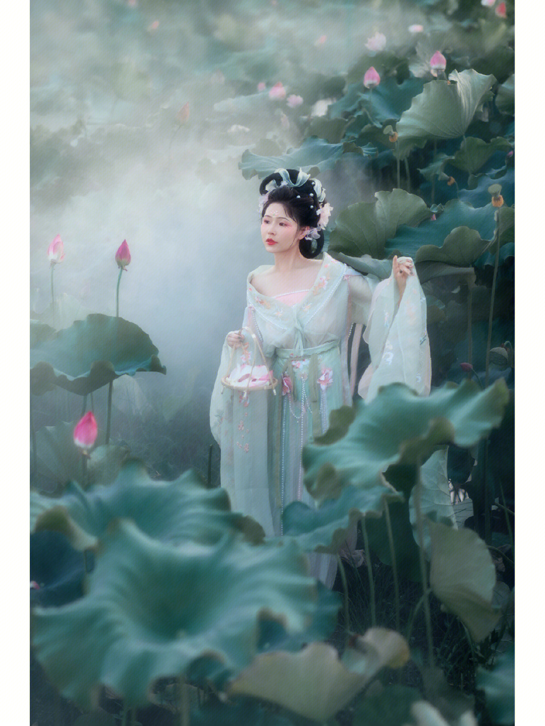 昆凌婚纱图片高清_昆凌婚纱牌子_昆凌婚纱照