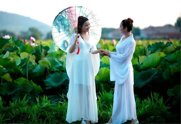 昆凌婚纱图片高清_昆凌婚纱照_昆凌婚纱牌子