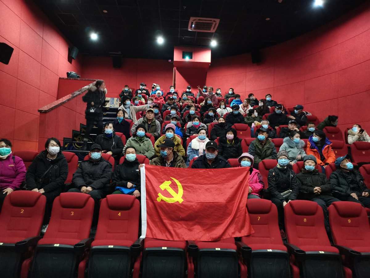 影视直播放电影怎么赚钱_影视直播_影视直播封面图片