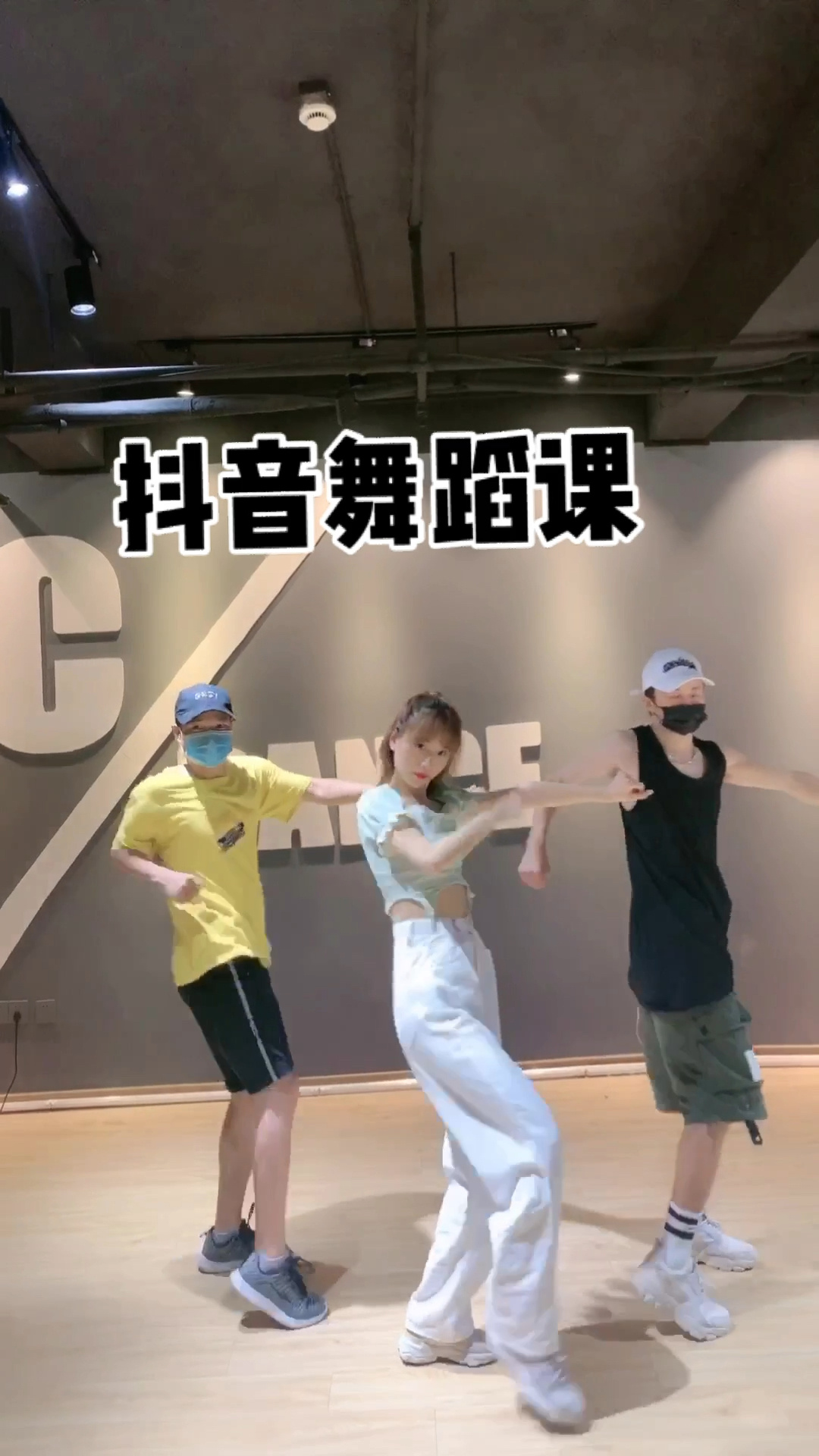 抖音黑森林_嗯抖音黑森林_抖音黑森林是什么