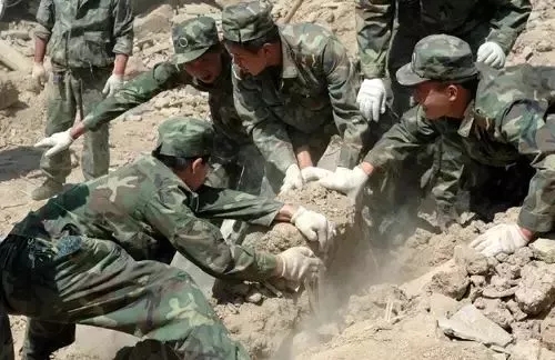 战地硬仗第八集监狱卡住了_战地硬仗_战地硬仗证据全收集