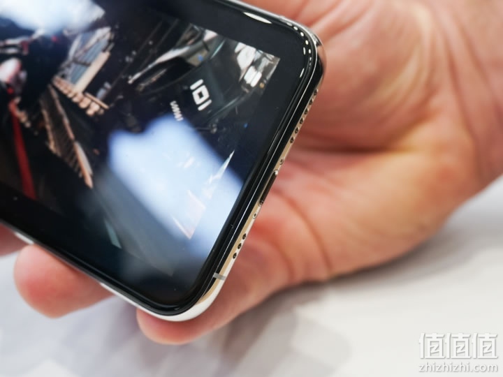 苹果手机玩游戏从听筒出声_iphone打游戏听筒出声音_苹果打游戏听筒