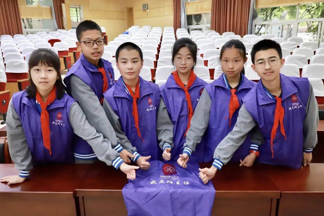 放学模拟器最新版本_放学后手游_手机版放学游戏