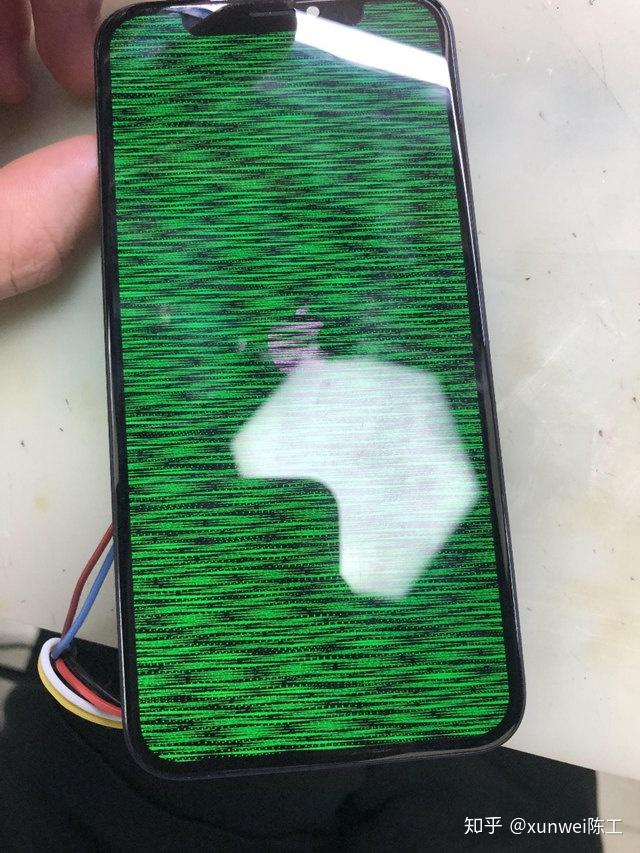手机版游戏外接显示器黑屏_手机黑屏怎么外接显示器_外接屏幕总黑