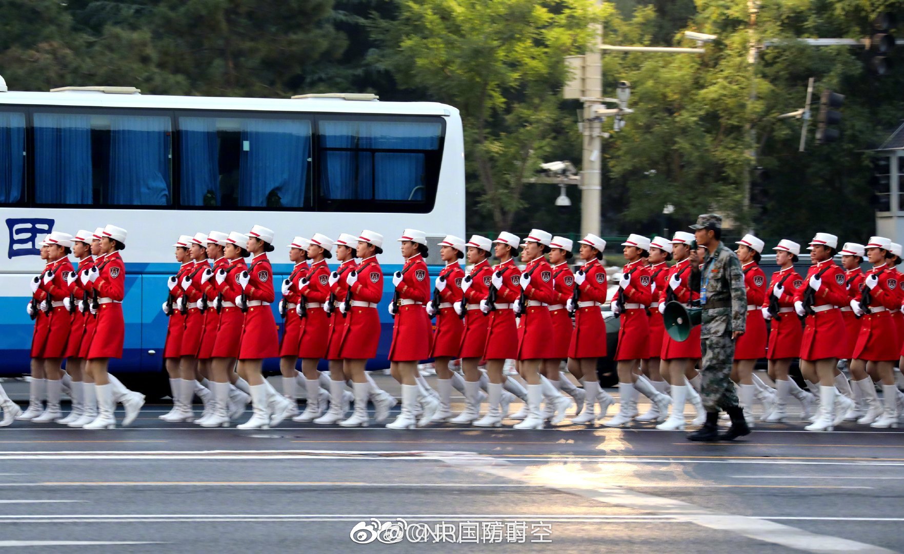 国庆阅兵大典随笔_国庆阅兵大事记主题班队会_国庆大阅兵2019