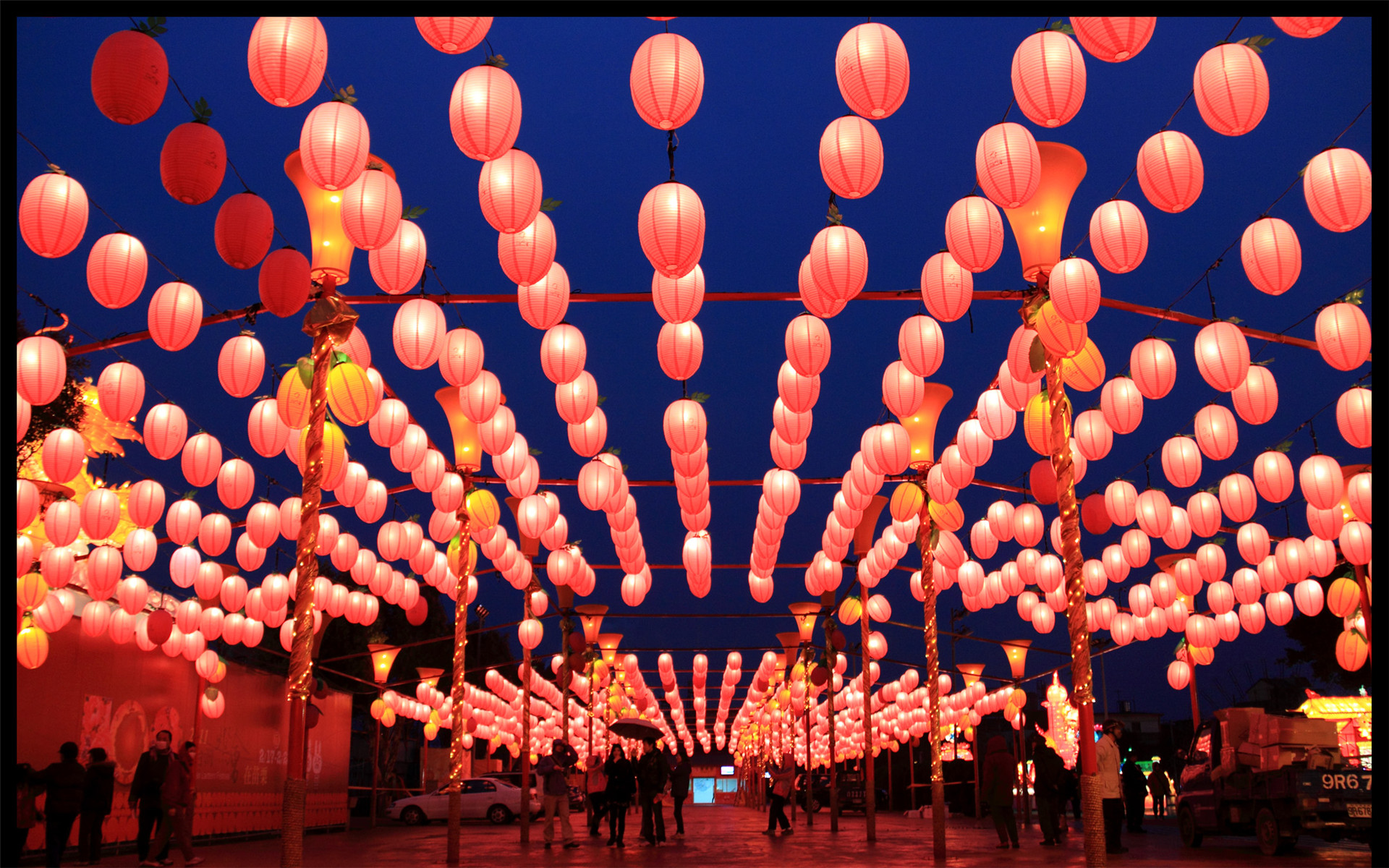 你可知道元宵节的花灯_元宵节看花灯的由来_元宵节的花灯由来
