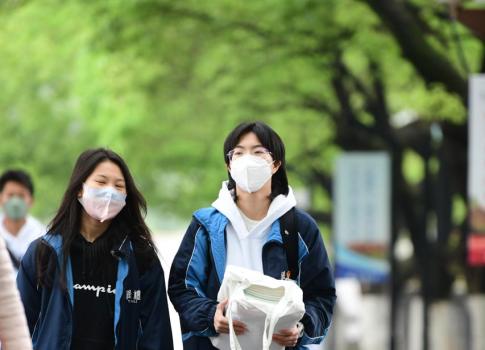 苹果手机能换游戏机吗贴吧-苹果手机能否换游戏机？贴吧回复五花