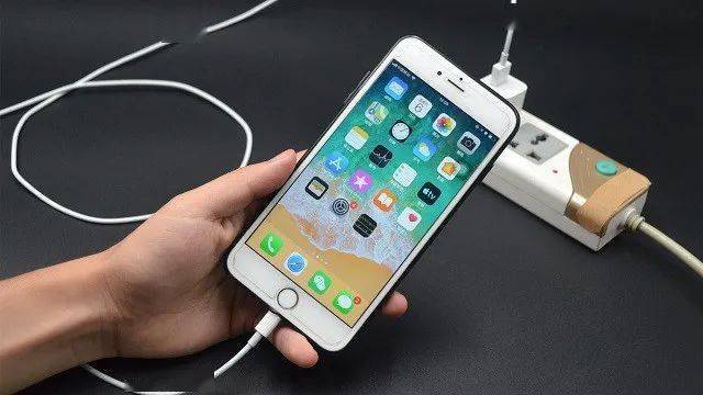 充电玩游戏卡怎么解决办法_充电玩游戏卡顿怎么办_手机充电玩游戏烧卡怎么办